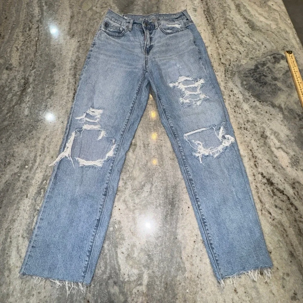 American Eagle 4 Women's 90s Straight Distressed Jeans High Waist Light Wash - Picture 1 of 7